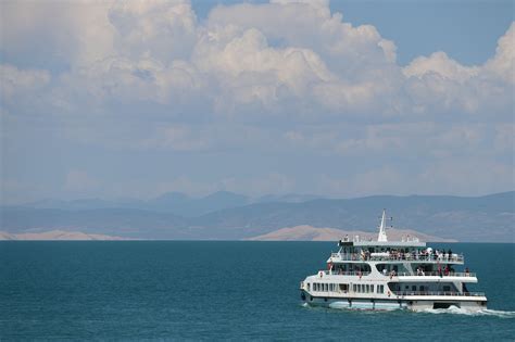 青海湖遊艇多少錢？探索青海湖遊艇的費用及更多話題